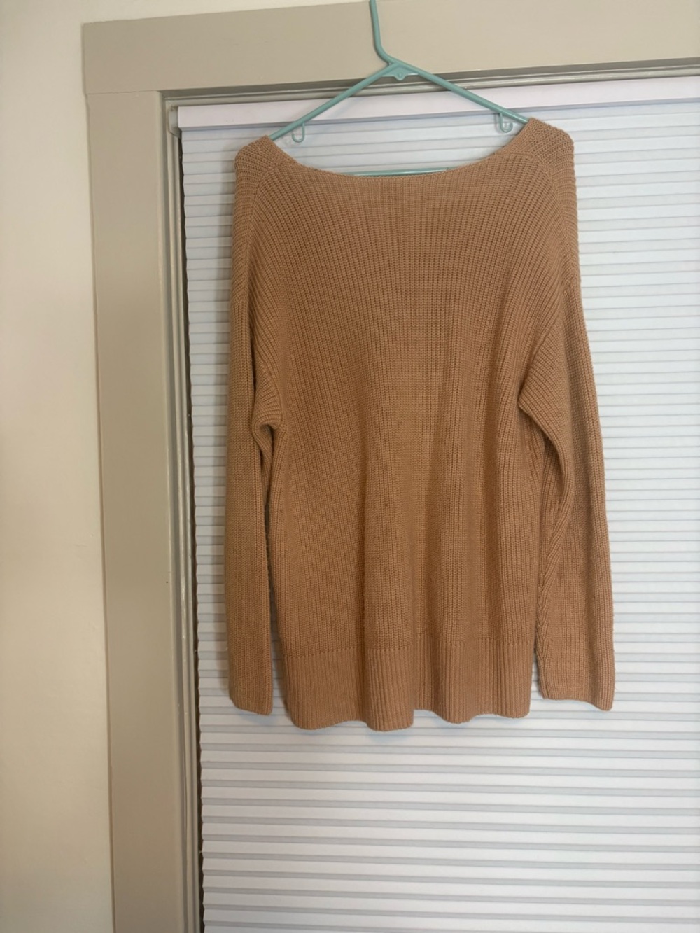 V-Neck Ribbed Knit Wool Sweater - Picture 6 of 8